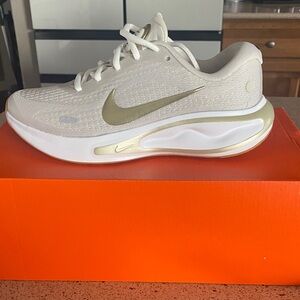 Nike Women's Cream and Gold Athletic Shoes